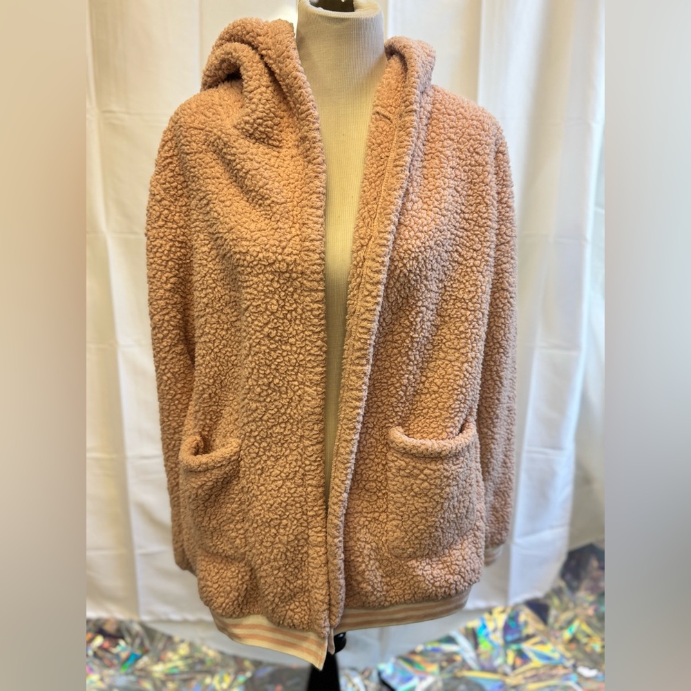 New Pinkโ Teddy Sherpa With White White And Prink Band In Size Large Boutique